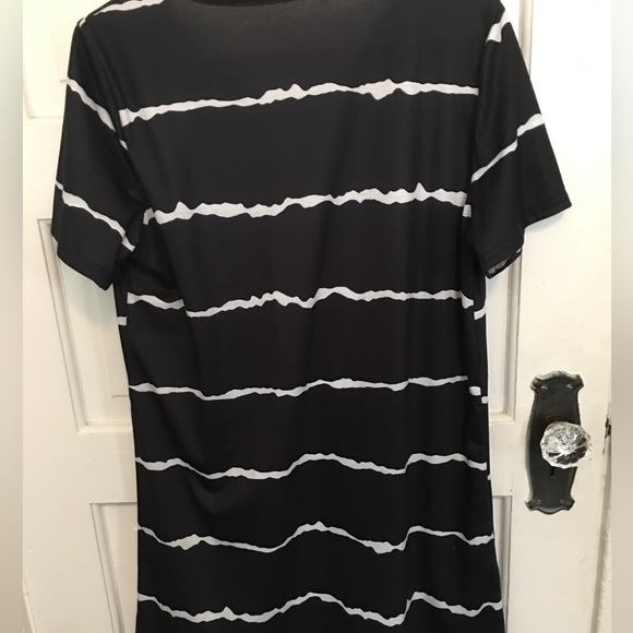 Summer Tee Shirt Dress - Picture 2 of 4